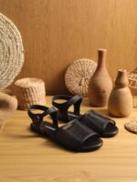 FLAT SANDAL KSR 20 HITAM KAYYASATIN COLLECTION - Gambar 3